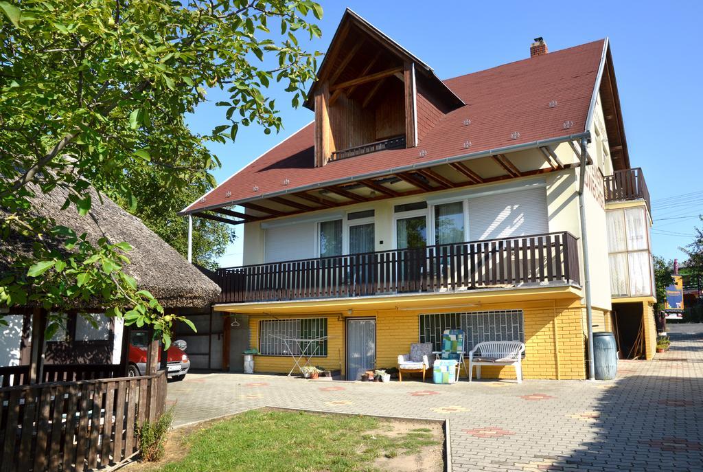Benedekne Haza Appartement Gyenesdiás Buitenkant foto