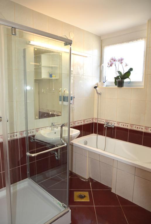 Benedekne Haza Appartement Gyenesdiás Buitenkant foto