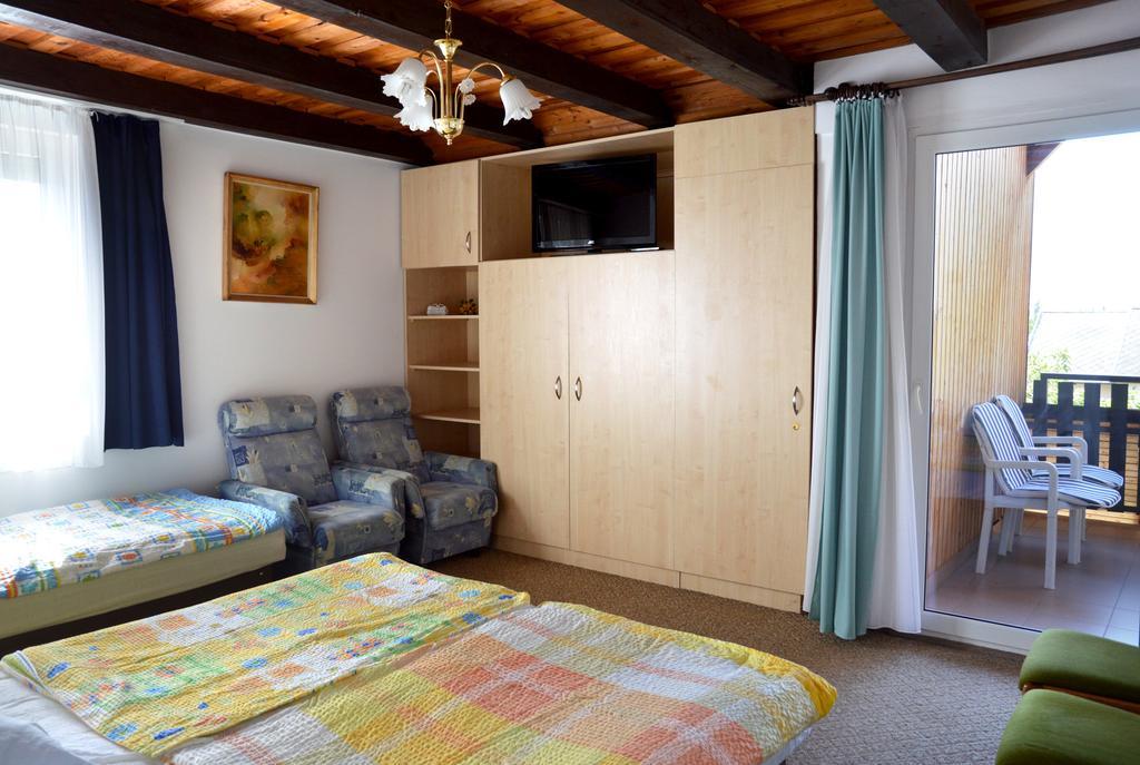 Benedekne Haza Appartement Gyenesdiás Buitenkant foto